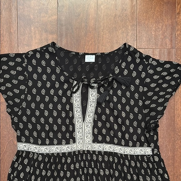 Patrons of Peace Midi Boho Tiered Black and White Paisley Sundress, Size Medium - Picture 5 of 16